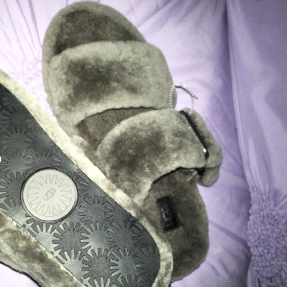 NEW Ugg Women’s Fuzz Yeah Slipper - Picture 6 of 6